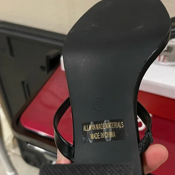 Black Square-Toe Strappy Heel Sandals - Picture 3 of 5